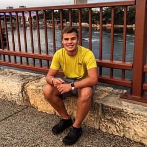 Meet your Posher, Alec